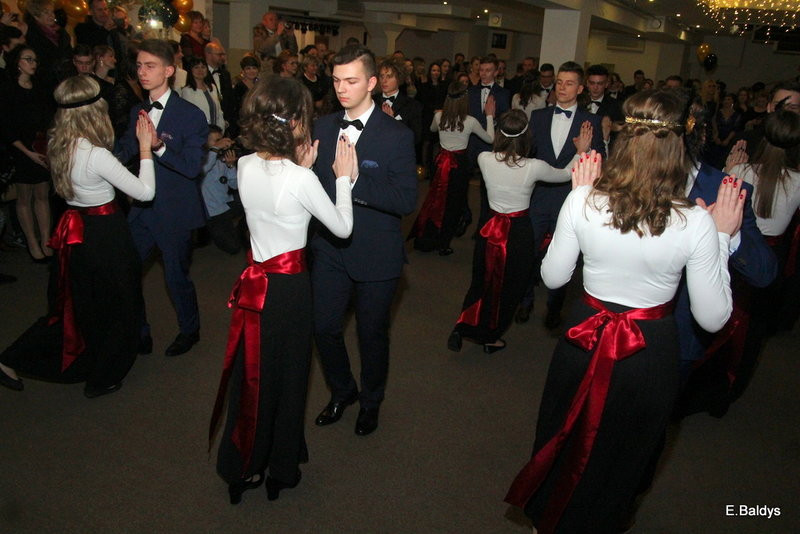 Studniówka I LO w Finezji (zdjęcia)