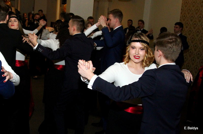 Studniówka I LO w Finezji (zdjęcia)