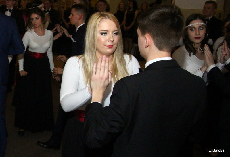 Studniówka I LO w Finezji (zdjęcia)