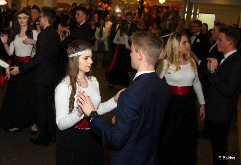 Studniówka I LO w Finezji (zdjęcia)