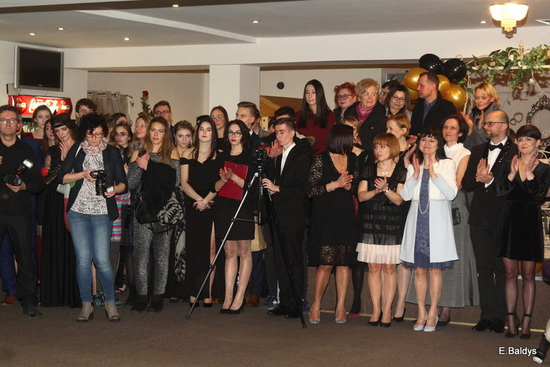 Studniówka I LO w Finezji (zdjęcia)