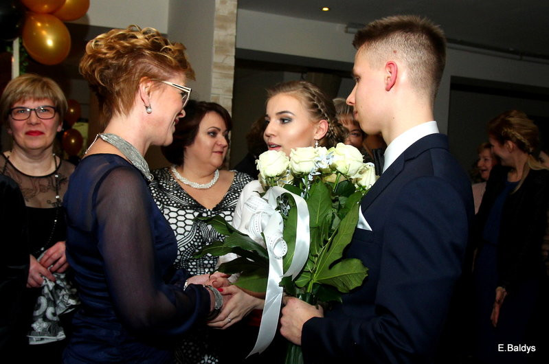 Studniówka I LO w Finezji (zdjęcia)