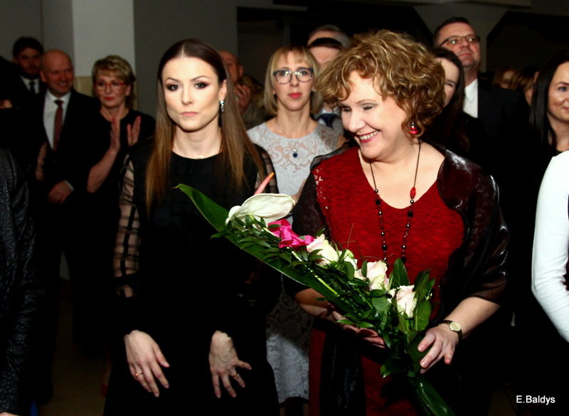 Studniówka I LO w Finezji (zdjęcia)