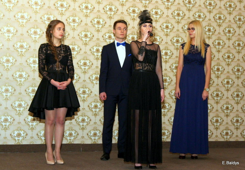 Studniówka I LO w Finezji (zdjęcia)