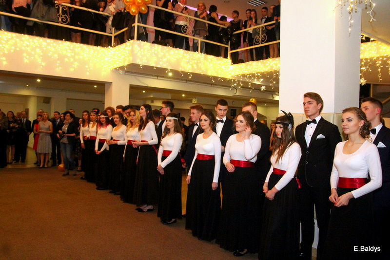 Studniówka I LO w Finezji (zdjęcia)