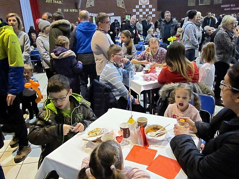 Wielu chętnych na kolację z prezydentem (zdjęcia)