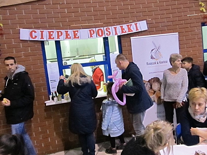 Wielu chętnych na kolację z prezydentem (zdjęcia)