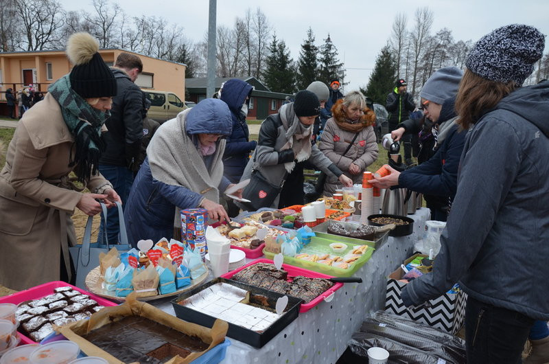 Gorące serca chłodzone w jeziorze (zdjęcia)