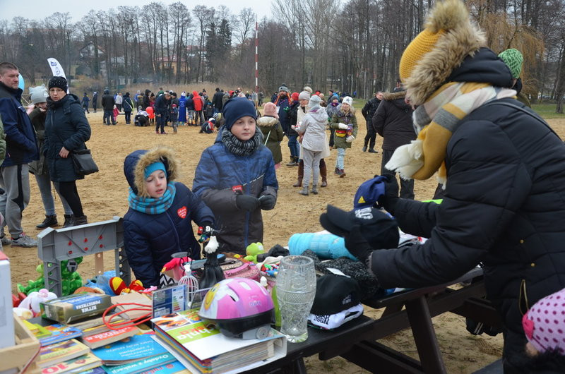 Gorące serca chłodzone w jeziorze (zdjęcia)