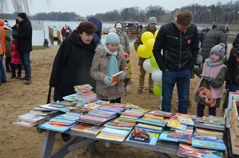 Gorące serca chłodzone w jeziorze (zdjęcia)