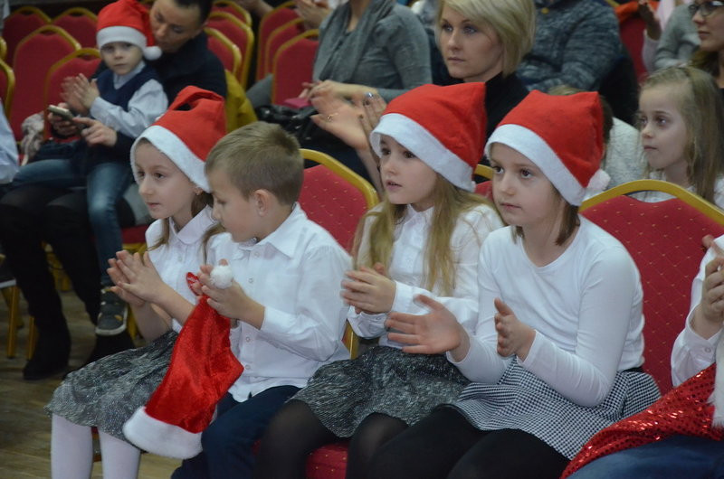 Przedszkolacy zagrali dla WOŚP w Lipnie (zdjęcia)