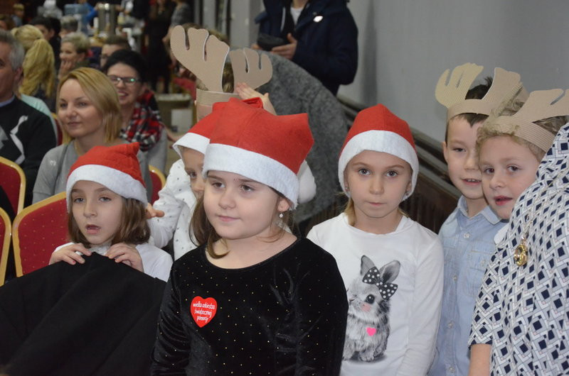 Przedszkolacy zagrali dla WOŚP w Lipnie (zdjęcia)