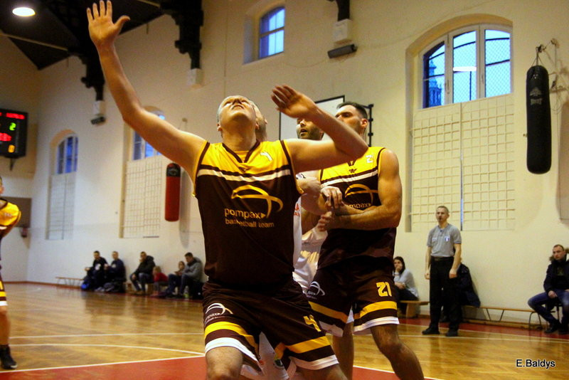 Amatorzy pod koszami (zdjęcia)