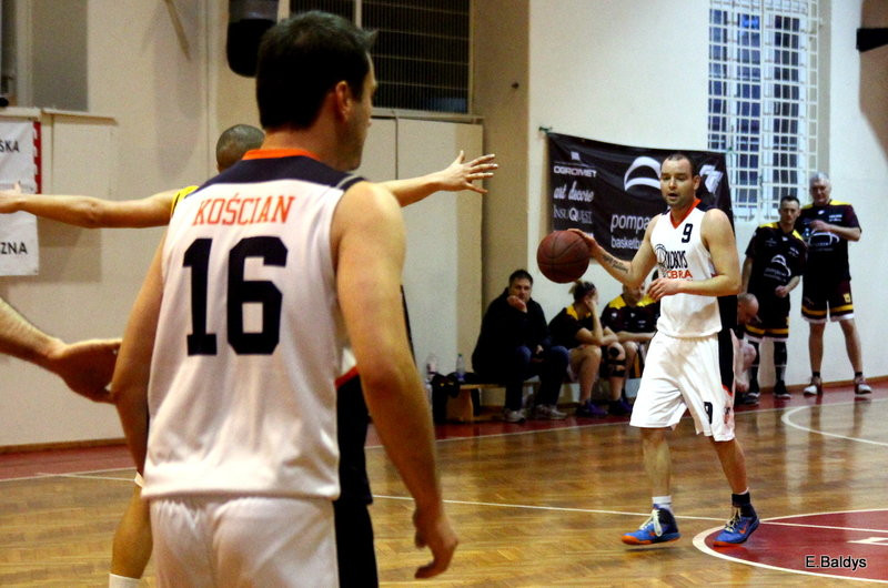 Amatorzy pod koszami (zdjęcia)