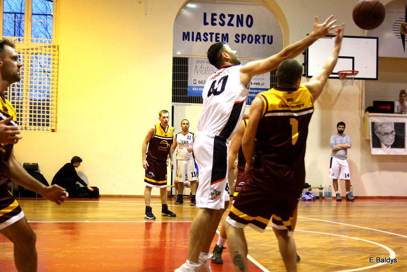 Amatorzy pod koszami (zdjęcia)