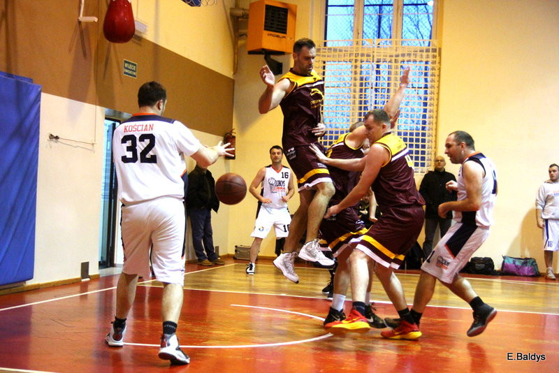 Amatorzy pod koszami (zdjęcia)