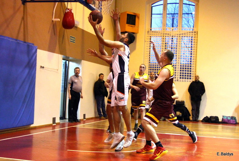 Amatorzy pod koszami (zdjęcia)