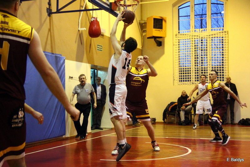 Amatorzy pod koszami (zdjęcia)