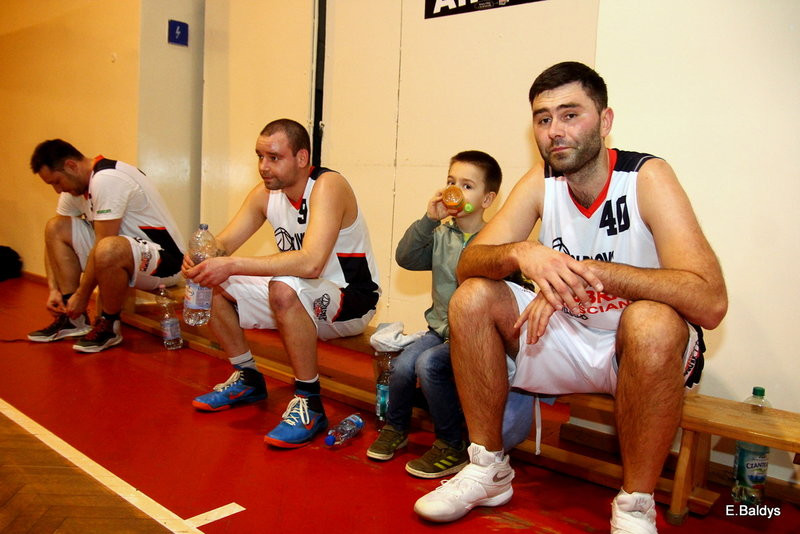 Amatorzy pod koszami (zdjęcia)