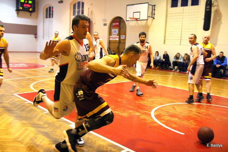 Amatorzy pod koszami (zdjęcia)