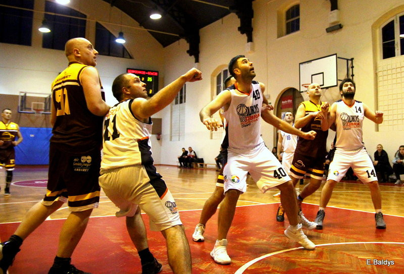 Amatorzy pod koszami (zdjęcia)