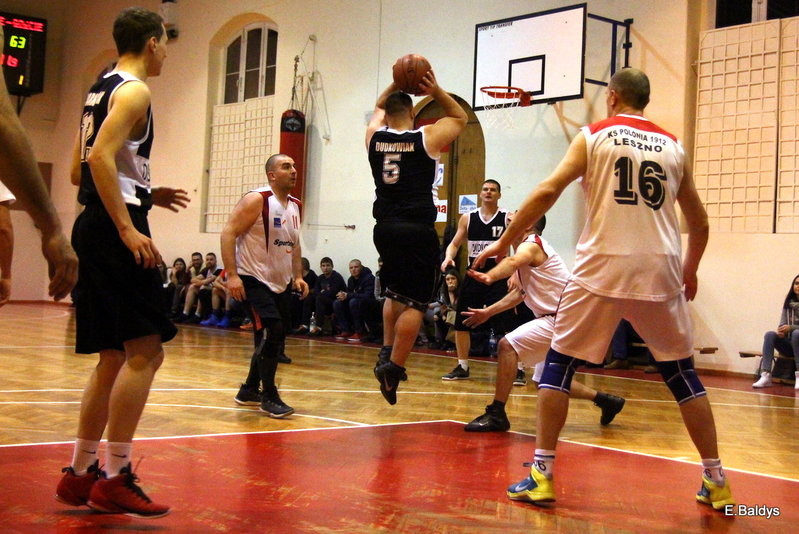 Amatorzy pod koszami (zdjęcia)