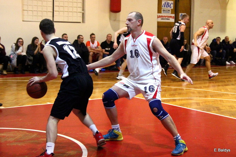 Amatorzy pod koszami (zdjęcia)