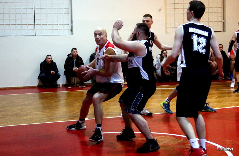 Amatorzy pod koszami (zdjęcia)