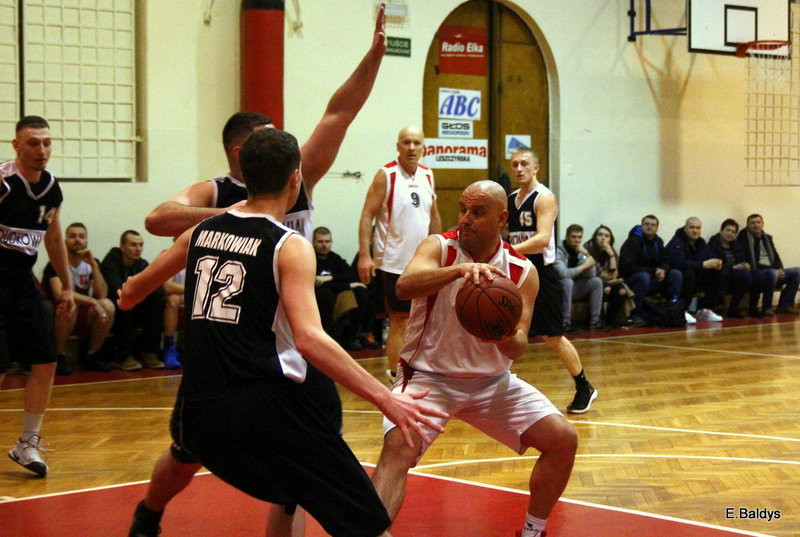 Amatorzy pod koszami (zdjęcia)