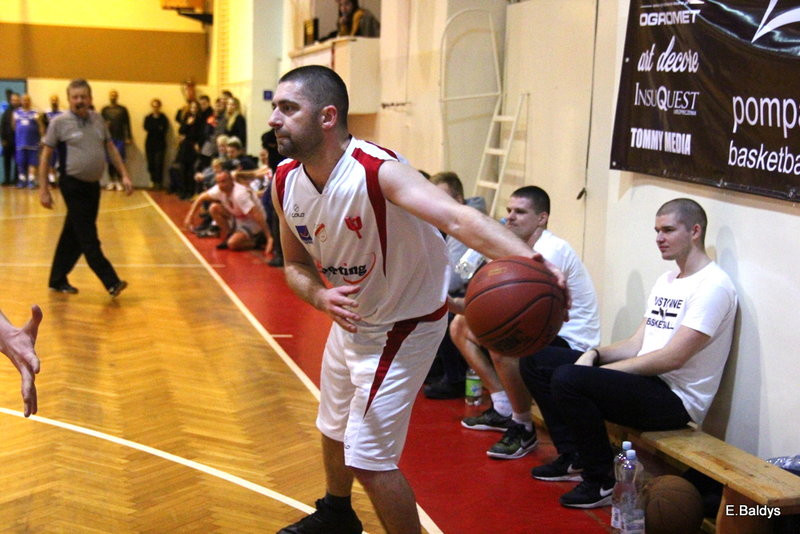 Amatorzy pod koszami (zdjęcia)