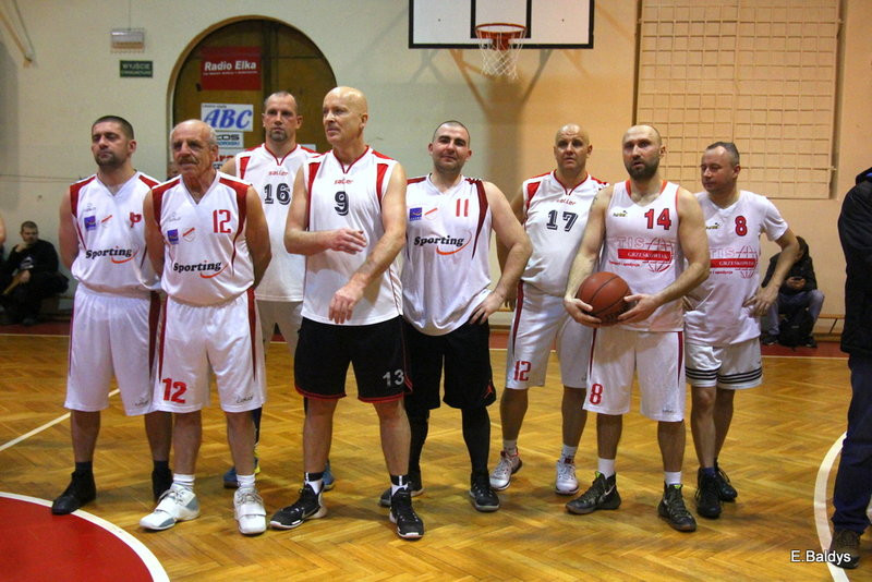 Amatorzy pod koszami (zdjęcia)