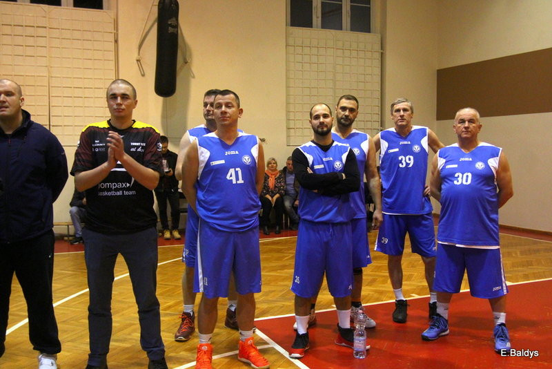 Amatorzy pod koszami (zdjęcia)