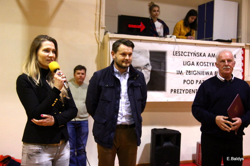 Amatorzy pod koszami (zdjęcia)