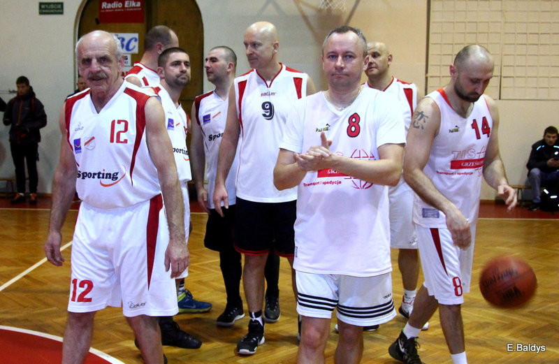 Amatorzy pod koszami (zdjęcia)