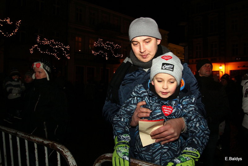 Światełko do nieba z Rynku w Lesznie (zdjęcia)