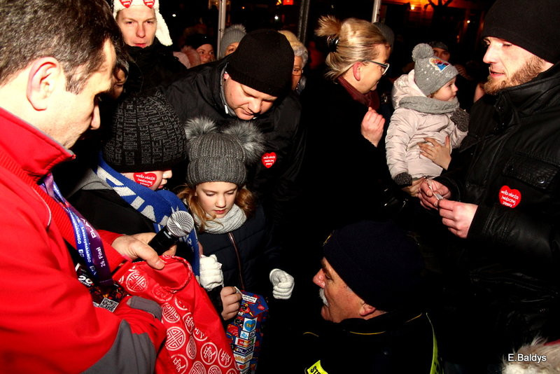 Światełko do nieba z Rynku w Lesznie (zdjęcia)