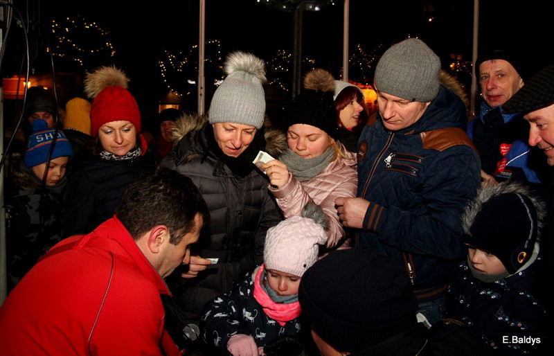 Światełko do nieba z Rynku w Lesznie (zdjęcia)