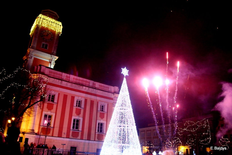 Światełko do nieba z Rynku w Lesznie (zdjęcia)