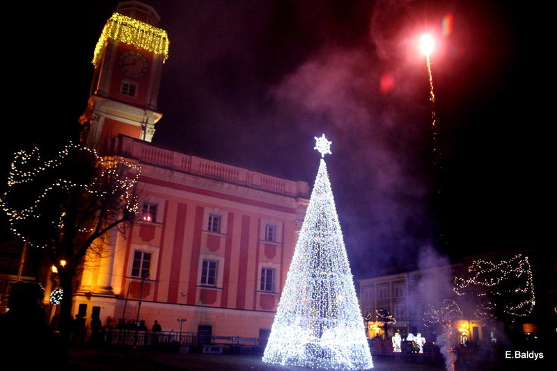 Światełko do nieba z Rynku w Lesznie (zdjęcia)