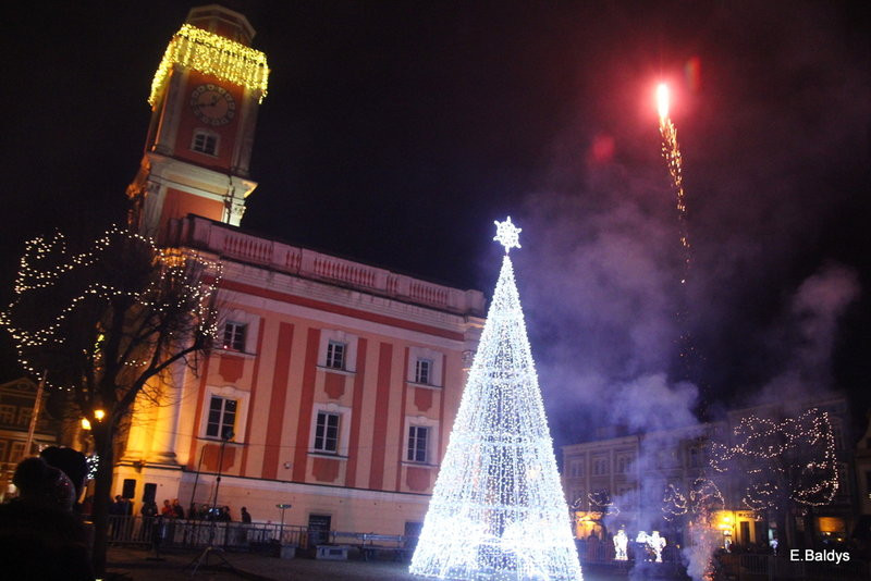 Światełko do nieba z Rynku w Lesznie (zdjęcia)