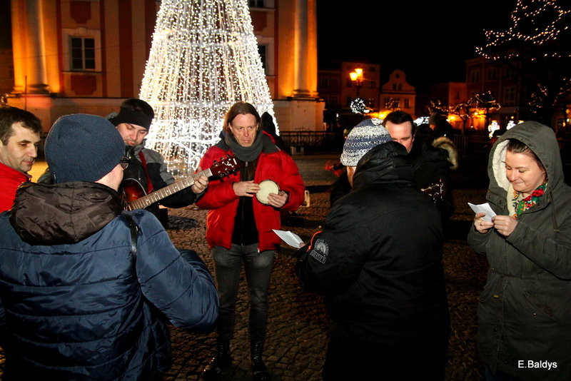 Światełko do nieba z Rynku w Lesznie (zdjęcia)