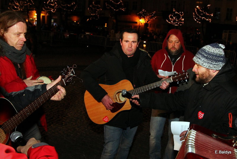 Światełko do nieba z Rynku w Lesznie (zdjęcia)