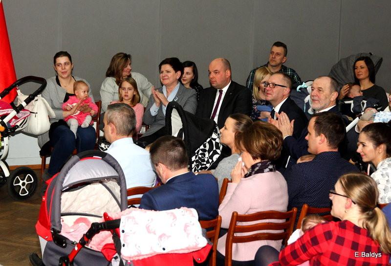 Beata Szydło wręczała Leszczyńskie Becikowe (zdjęcia)