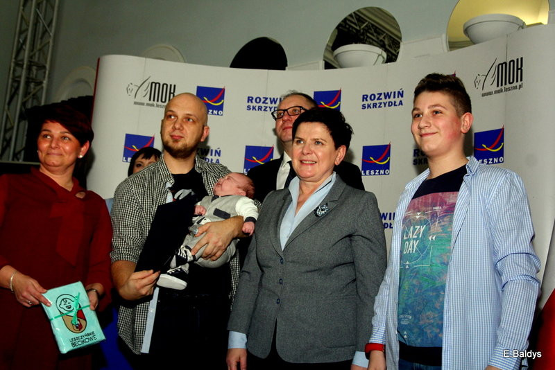 Beata Szydło wręczała Leszczyńskie Becikowe (zdjęcia)