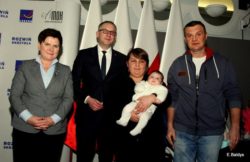 Beata Szydło wręczała Leszczyńskie Becikowe (zdjęcia)