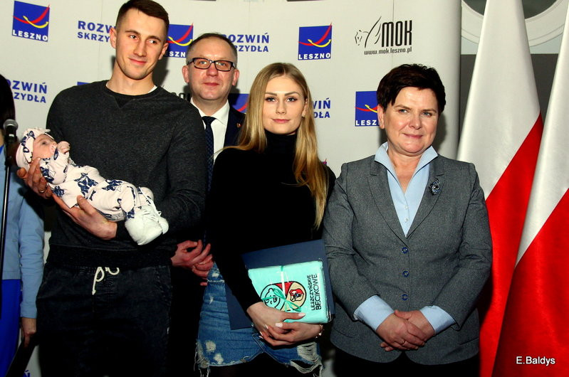 Beata Szydło wręczała Leszczyńskie Becikowe (zdjęcia)