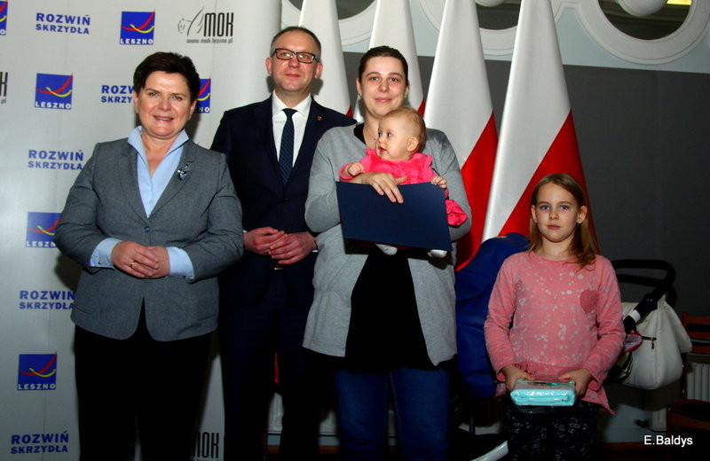 Beata Szydło wręczała Leszczyńskie Becikowe (zdjęcia)