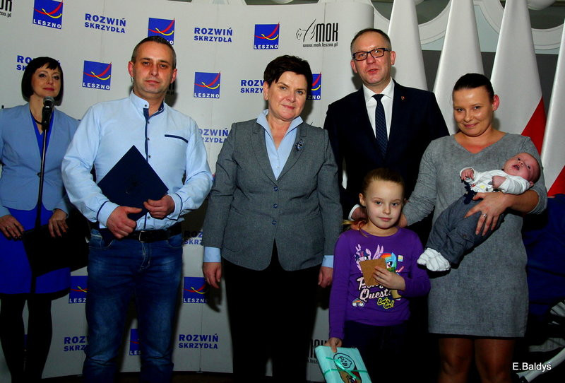 Beata Szydło wręczała Leszczyńskie Becikowe (zdjęcia)