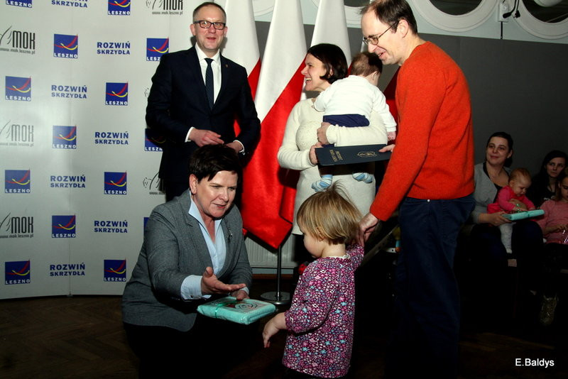 Beata Szydło wręczała Leszczyńskie Becikowe (zdjęcia)