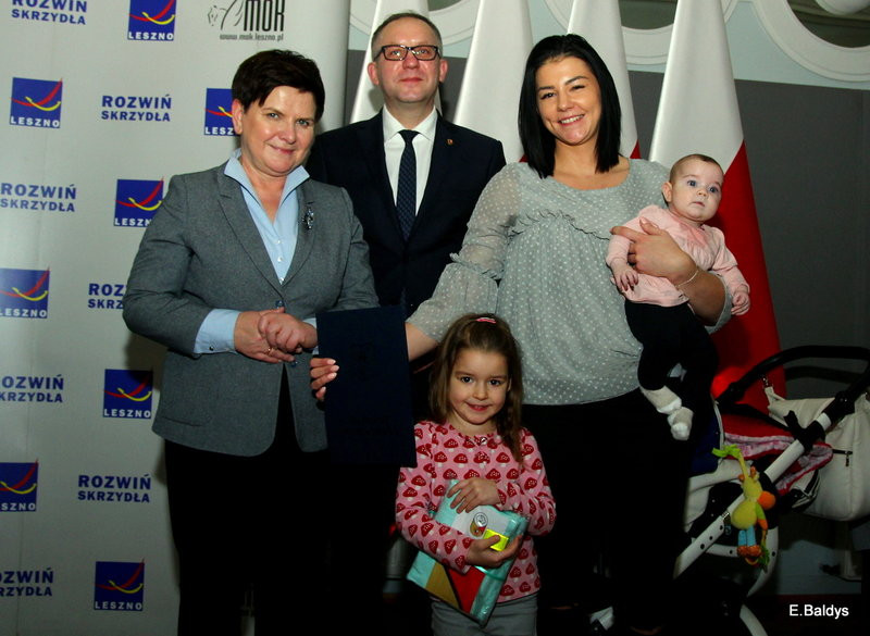 Beata Szydło wręczała Leszczyńskie Becikowe (zdjęcia)